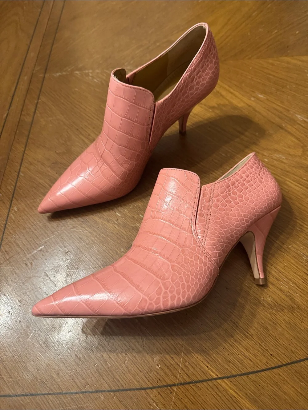 Tory Burch Georgina Croc Embossed Pink Leather Ankle Bootie Size 9 EUC